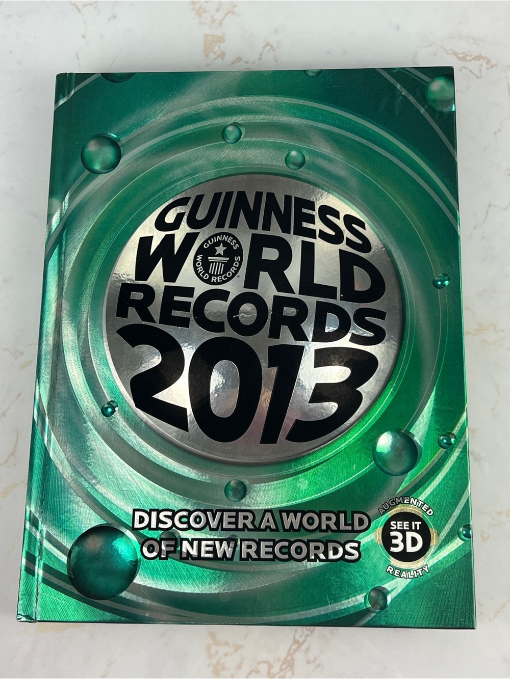 Guinness Book of World Records 2013 Coffee Table Book Hardcover Green